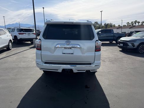 Used 2015 Toyota 4Runner Limited AWD/4WD image 4
