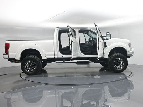 Used 2021 Ford F250 Lariat w/ Lariat Ultimate Package AWD/4WD image 3