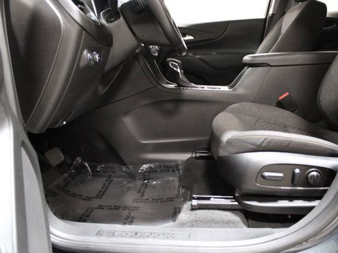 Used 2022 Chevrolet Equinox LT image 18