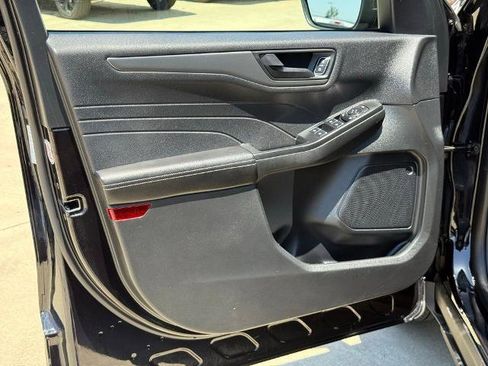Certified 2025 Ford Escape Active AWD/4WD image 16