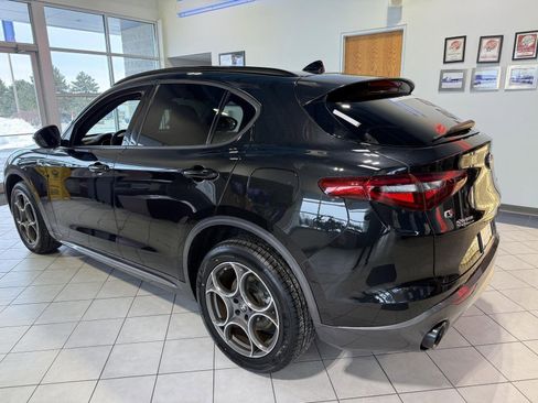 Used 2022 Alfa Romeo Stelvio Ti image 5