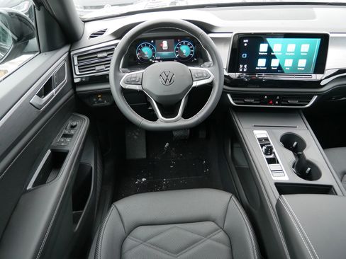 New 2026 Volkswagen Atlas Cross Sport SE image 7