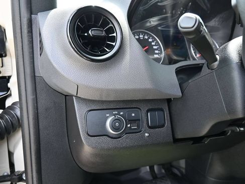 Used 2024 Mercedes-Benz Sprinter 2500 image 17