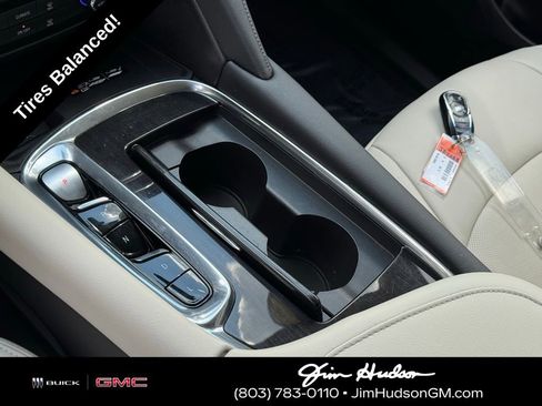 Used 2023 Buick Enclave Essence image 34