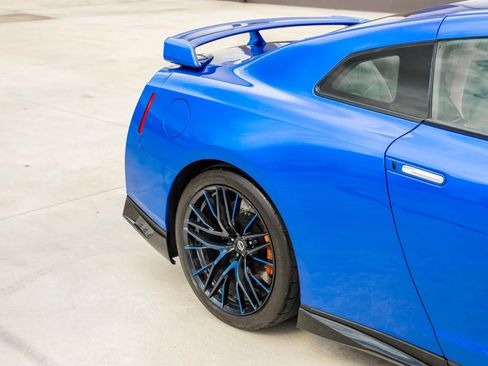Used 2020 Nissan GT-R Premium image 23