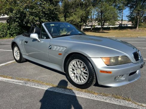 Used 1999 BMW Z3 2.5i RWD image 1