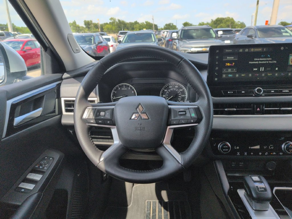 Used 2025 Mitsubishi Outlander SE AWD/4WD image 22