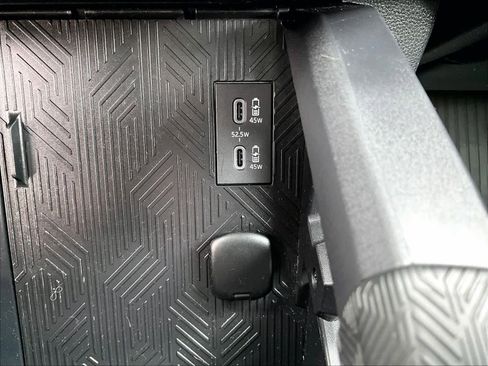 Used 2024 Toyota Tacoma TRD Sport w/ TRD Sport Upgrade Package image 26