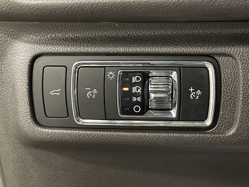 Used 2022 Lincoln Corsair AWD w/ Premium Package image 21