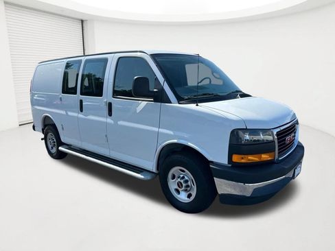 Used 2025 GMC Savana 2500 w/ Driver Convenience Package RWD image 3