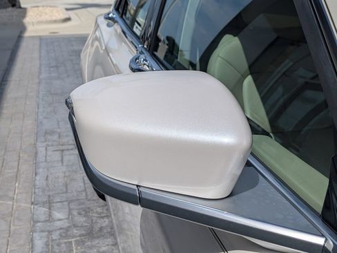 Used 2019 Lincoln Continental Premiere FWD image 11