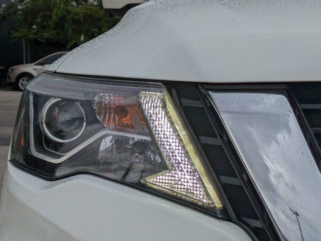 Used 2019 Nissan Pathfinder SL FWD image 10