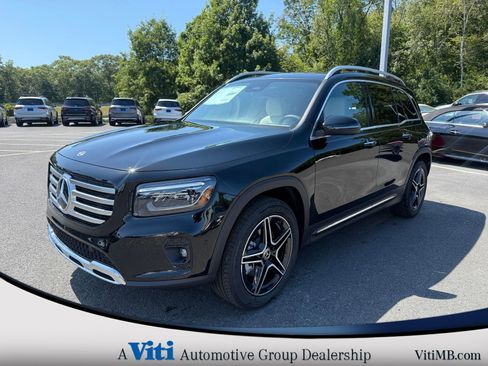 Used 2026 Mercedes-Benz GLB 250 4MATIC image 4