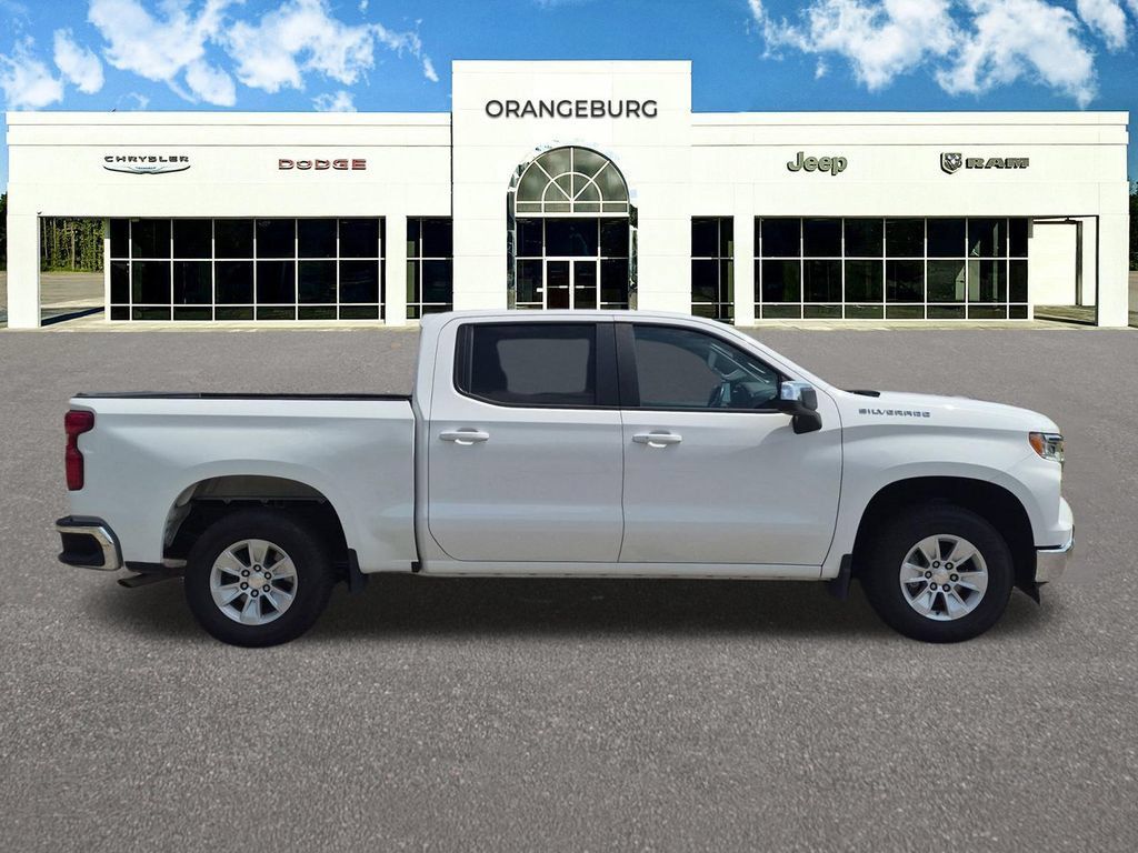 Used 2025 Chevrolet Silverado 1500 LT RWD image 10