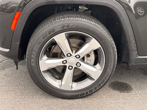 Used 2022 Jeep Grand Cherokee L Limited image 10