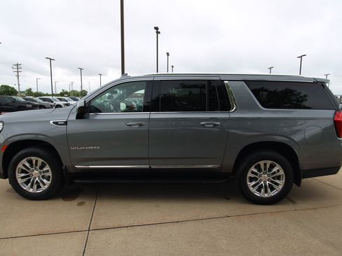 Used 2021 GMC Yukon XL SLT AWD/4WD image 17
