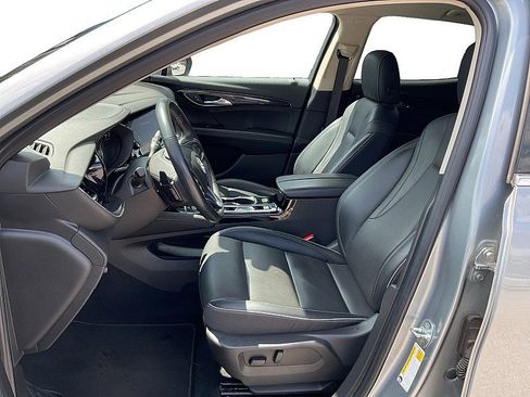 Used 2023 Buick Envision Essence image 9