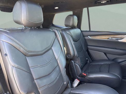 Used 2021 Cadillac XT6 Sport w/ LPO, ONYX Package image 33