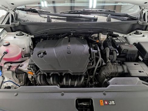 Used 2025 Kia Sportage LX image 27