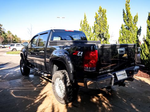 Used 2010 GMC Sierra 1500 SLE w/ Power Pack Plus image 9