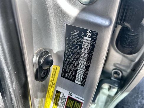 Used 2016 Toyota Corolla L image 32