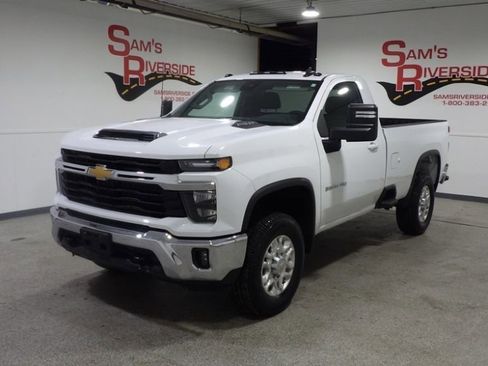 Used 2024 Chevrolet Silverado 3500 LT w/ Convenience Package image 1