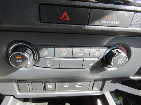 Used 2022 Nissan Frontier SV w/ Technology Package image 22