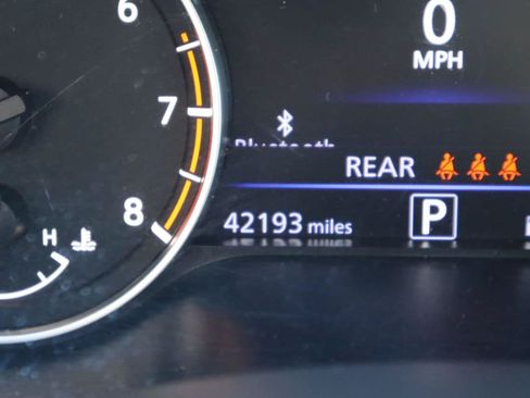 Used 2025 Nissan Altima 2.5 SV AWD/4WD image 10