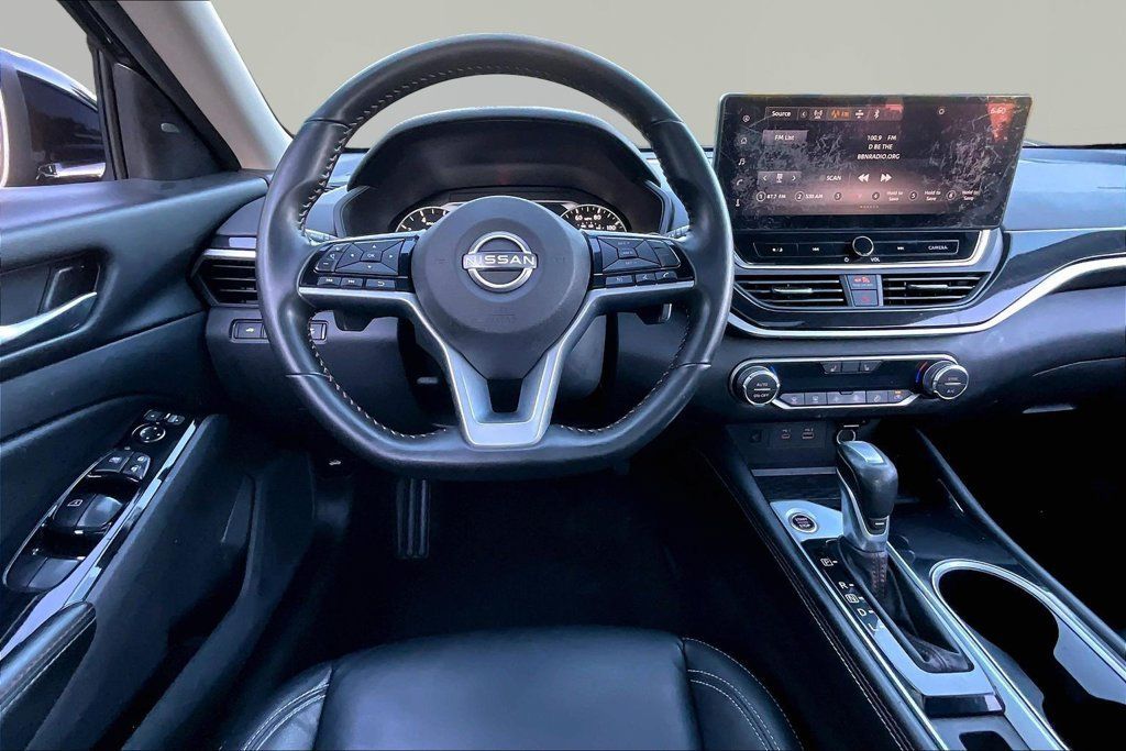 Used 2025 Nissan Altima 2.5 SR w/ SR Premium Package AWD/4WD image 10