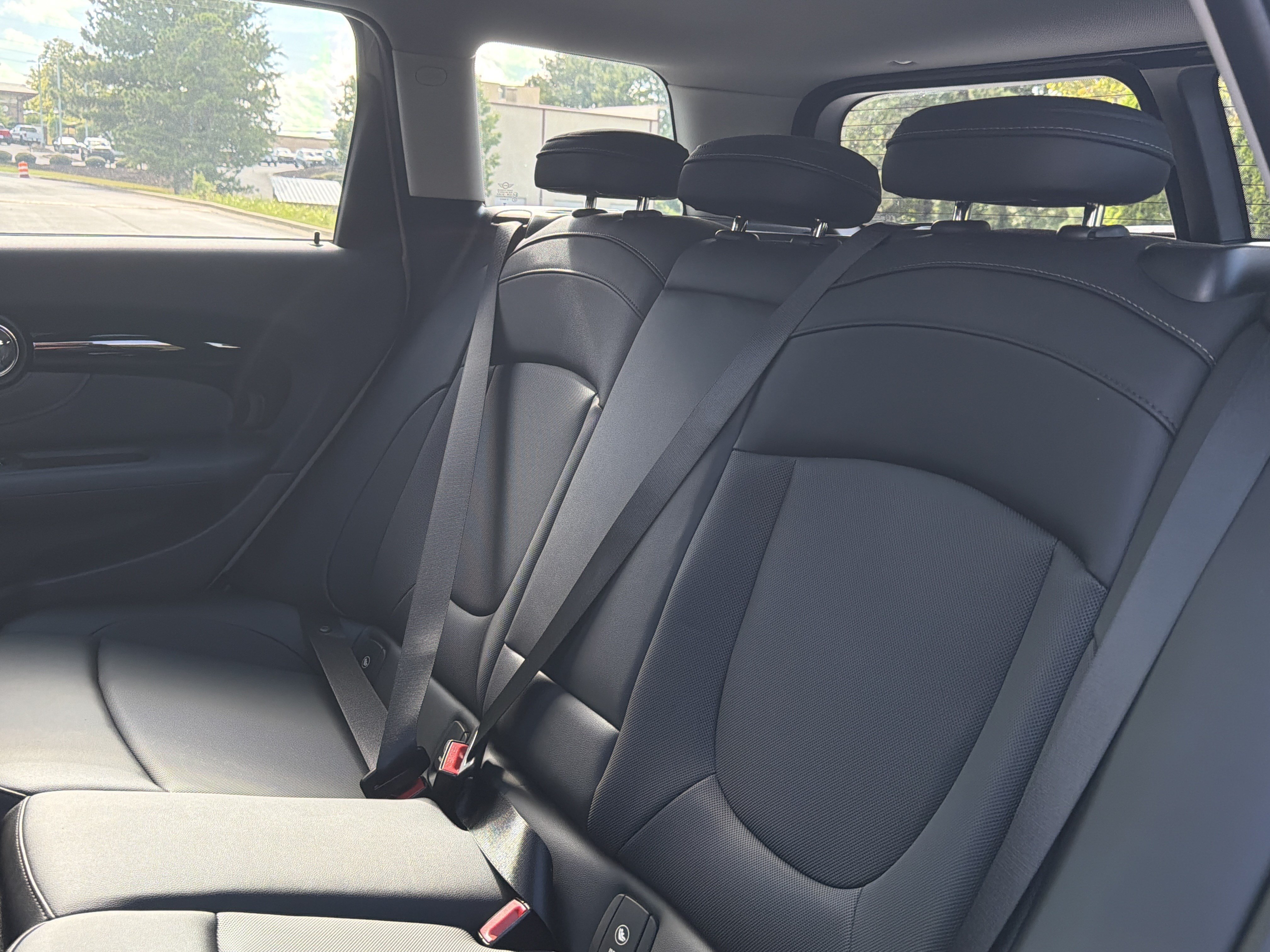 Certified 2024 MINI Cooper Clubman S FWD image 9