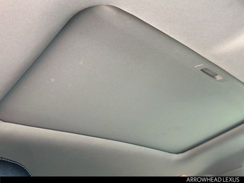 Used 2017 Toyota Highlander SE image 11