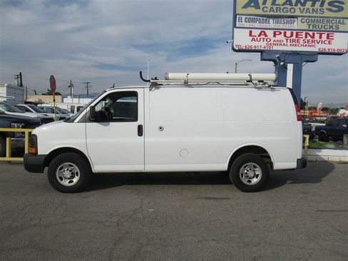 Used 2015 Chevrolet Express 2500 Cargo Van image 2