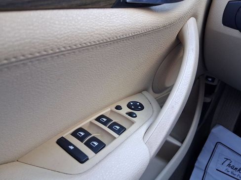 Used 2015 BMW X1 sDrive28i RWD image 18