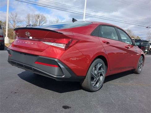 Certified 2025 Hyundai Elantra Sport image 4