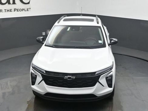 New 2026 Chevrolet Trax LT w/ Sunroof Package FWD image 37