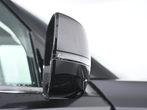 New 2026 INFINITI QX80 Luxe image 7