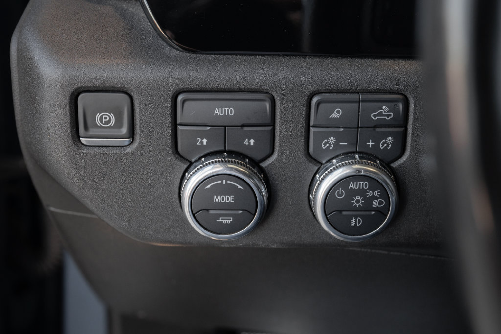Used 2024 GMC Sierra 1500 SLT AWD/4WD image 31