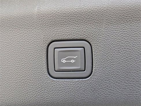 Used 2024 Buick Enclave Premium w/ Experience Buick Package image 11