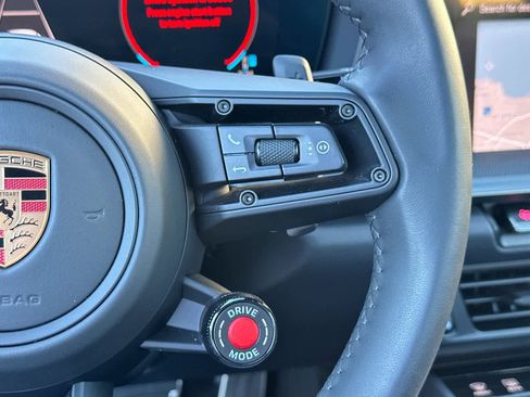 Used 2025 Porsche 911 Carrera image 24