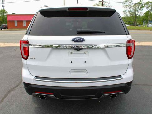 Used 2018 Ford Explorer XLT w/ Equipment Group 202A image 7