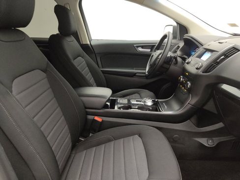 Used 2019 Ford Edge SE w/ SE Fleet Driver's Package image 21