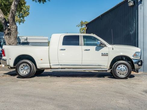 Used 2017 RAM 3500 Laramie Longhorn image 7