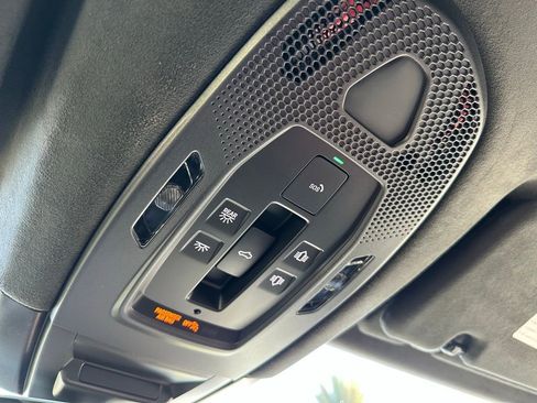 Used 2025 Porsche Cayenne Turbo image 40