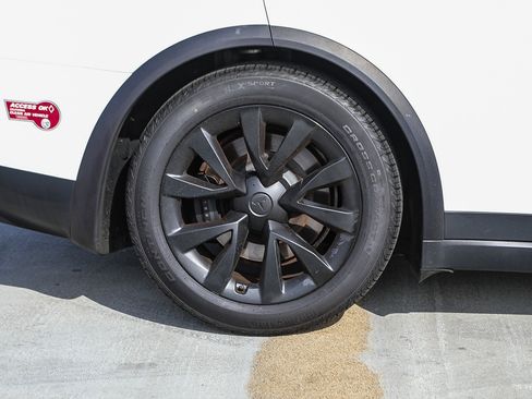 Used 2023 Tesla Model X AWD/4WD image 11
