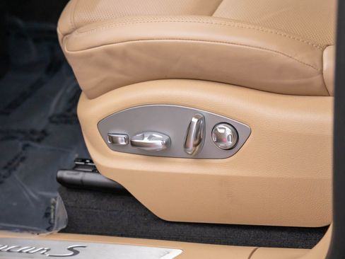 Certified 2022 Porsche Macan S image 15