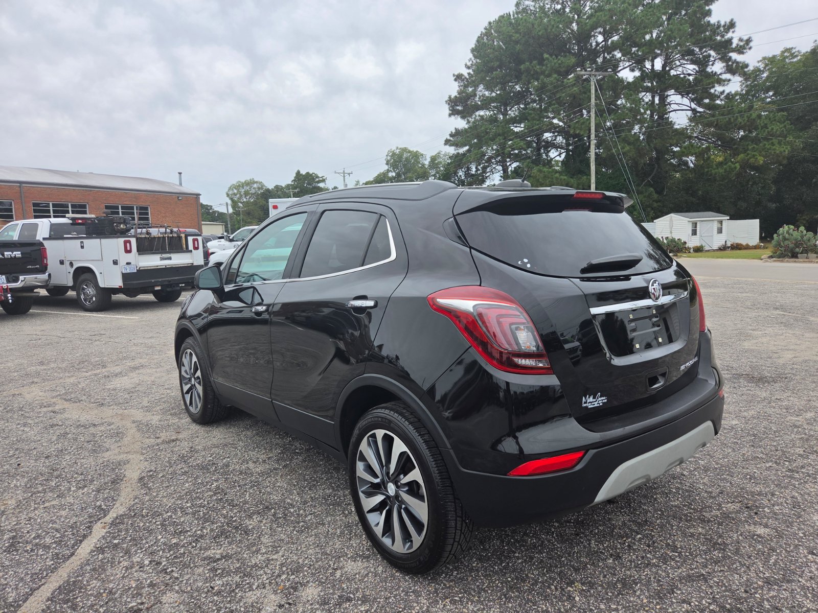 Used 2022 Buick Encore Preferred w/ Safety Package FWD image 7