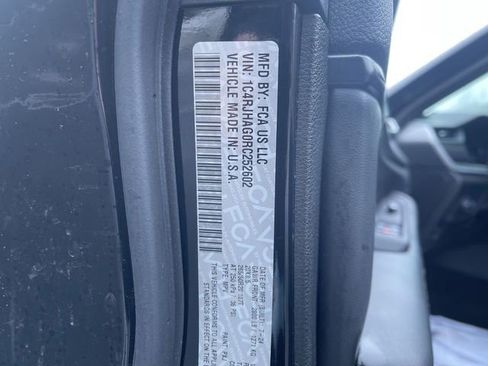 Used 2024 Jeep Grand Cherokee Altitude image 33