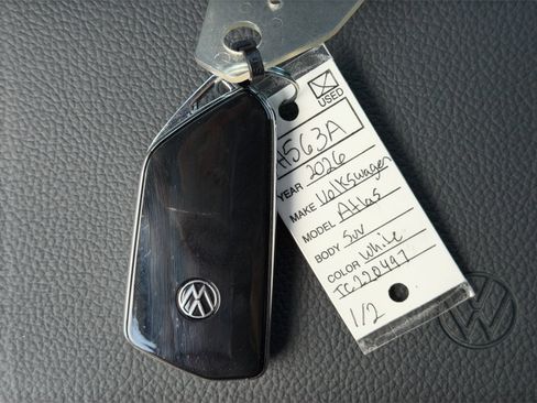 Used 2026 Volkswagen Atlas Cross Sport SEL R-Line AWD/4WD image 44