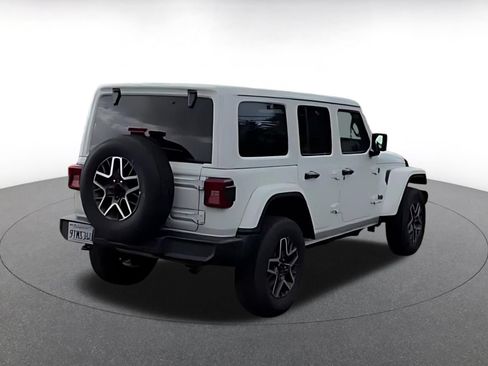 Used 2025 Jeep Wrangler Unlimited Sahara AWD/4WD image 12