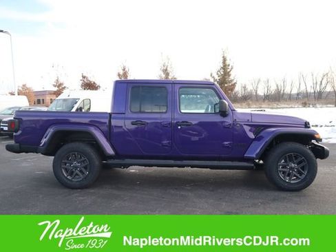 New 2026 Jeep Gladiator Sport AWD/4WD image 3